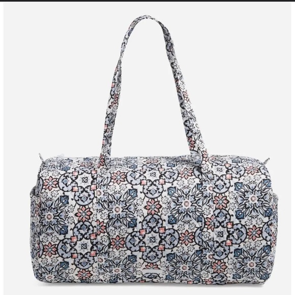 Brand New with Tags Vera Bradley Large Traveler Duffel - Picture 2 of 8